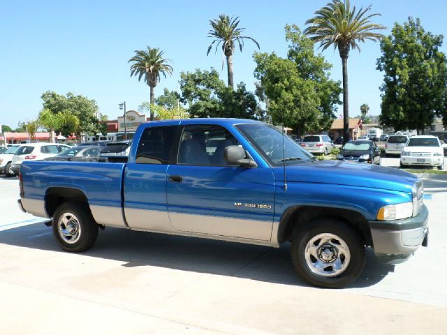 Dodge Ram 1500 Extended Cab Shortbox Z-71 Off Road 4x4 Pickup Truck