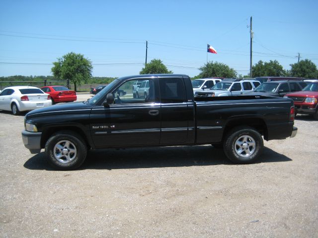 Dodge Ram 1500 1500 LT Crew Cab 4WD Pickup Truck