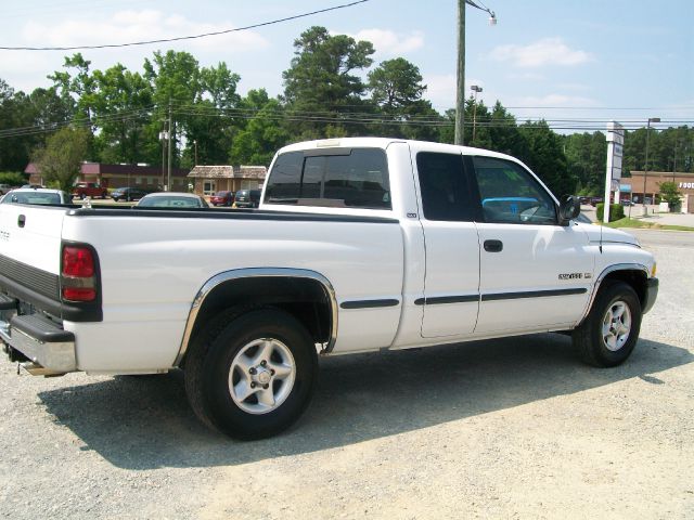 Dodge Ram 1500 1500 LT Crew Cab 4WD Pickup Truck