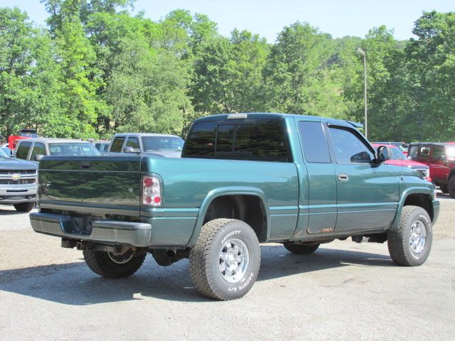 Dodge Ram 1500 4WD 1500 LTZ Extended Cab Pickup