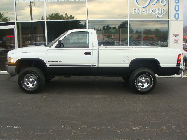 Dodge Ram 1500 DVD NAV ROOF Pickup Truck