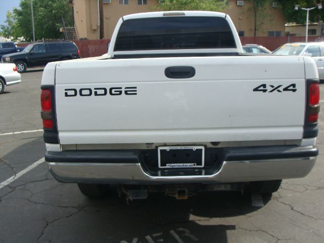 Dodge Ram 1500 Z71 4X4 CREW CAB Pickup Truck