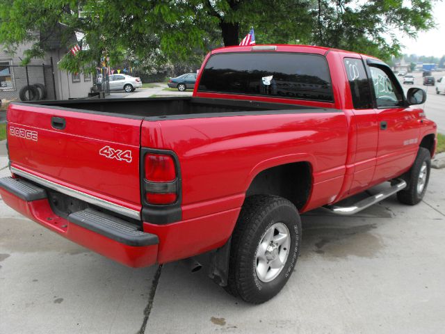 Dodge Ram 1500 1500 LT 4WD Pickup Truck