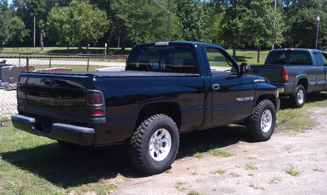 Dodge Ram 1500 Classicsuper Clean Pickup Truck