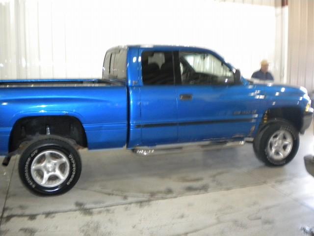 Dodge Ram 1500 2001 photo 2