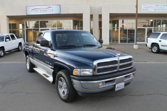 Dodge Ram 1500 1500 LT Crew Cab 4WD Pickup Truck