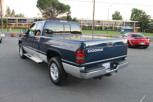 Dodge Ram 1500 2001 photo 2