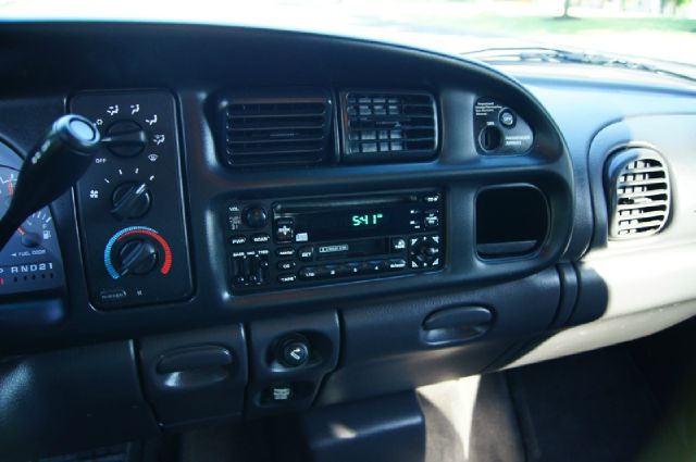 Dodge Ram 1500 2001 photo 3