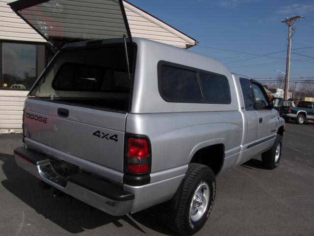 Dodge Ram 1500 2001 photo 2