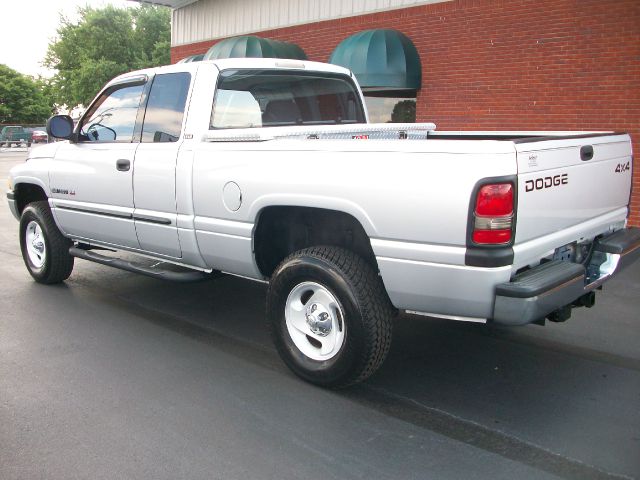 Dodge Ram 1500 1500 LT 4WD Pickup Truck