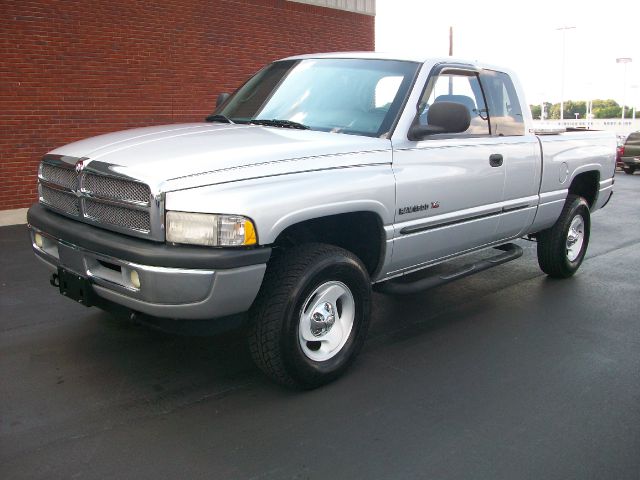 Dodge Ram 1500 2001 photo 3