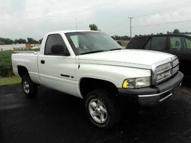 Dodge Ram 1500 2001 photo 2