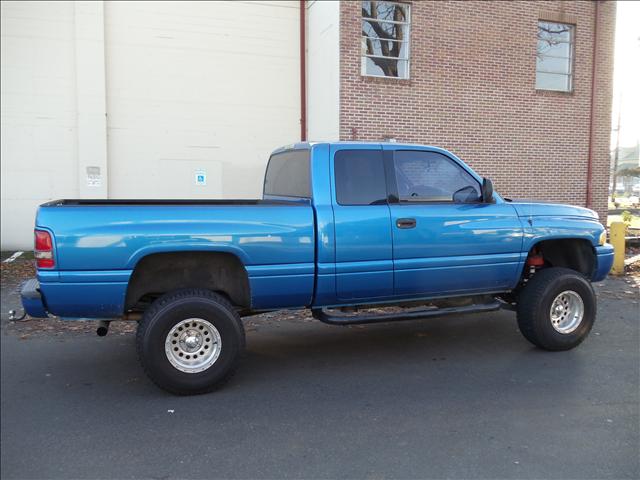 Dodge Ram 1500 2001 photo 2