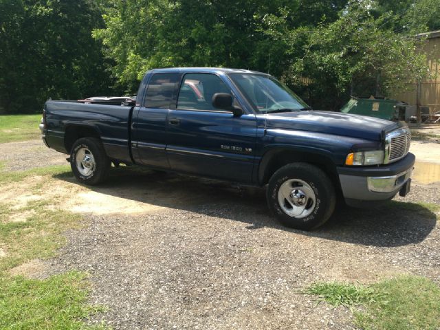 Dodge Ram 1500 1500 LT Crew Cab 4WD Pickup Truck