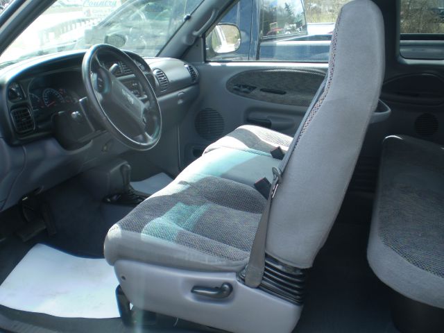 Dodge Ram 1500 2001 photo 2