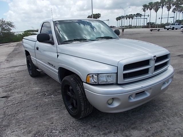 Dodge Ram 1500 2001 photo 3