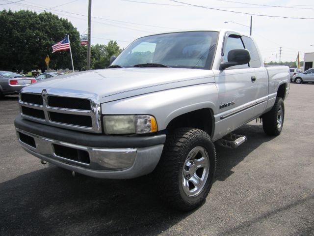 Dodge Ram 1500 2001 photo 2