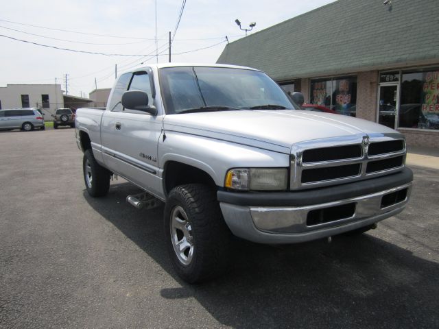 Dodge Ram 1500 2001 photo 3