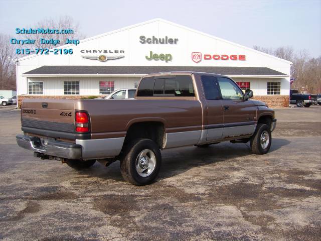 Dodge Ram 1500 2001 photo 2