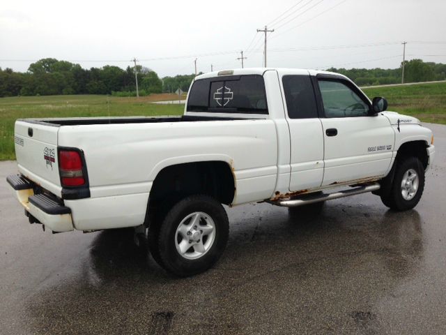 Dodge Ram 1500 1500 LT 4WD Pickup Truck