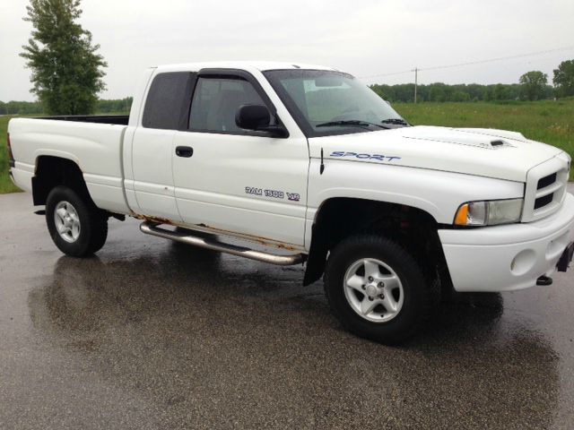 Dodge Ram 1500 2001 photo 2