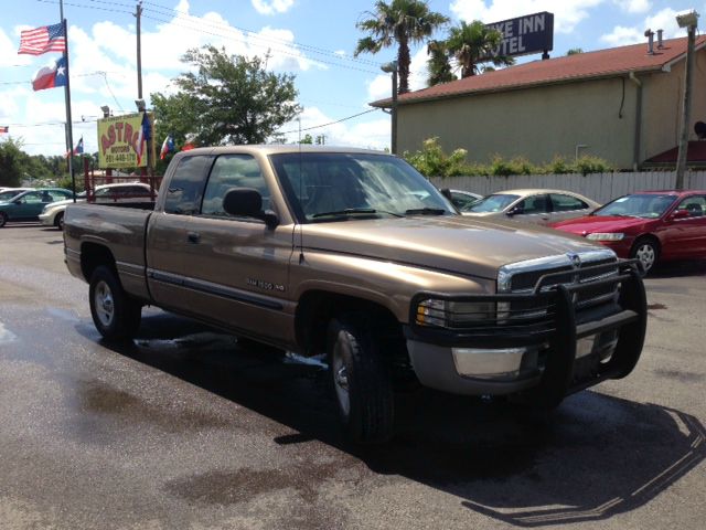 Dodge Ram 1500 1500 LT Crew Cab 4WD Pickup Truck