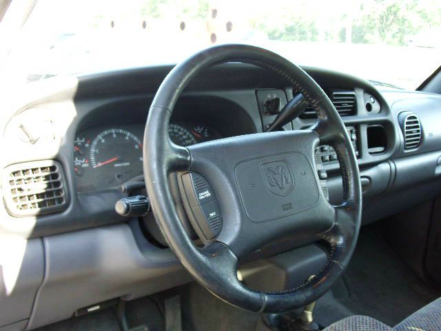 Dodge Ram 1500 2001 photo 2