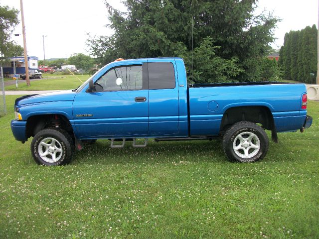 Dodge Ram 1500 2001 photo 2