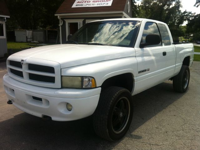 Dodge Ram 1500 2001 photo 2