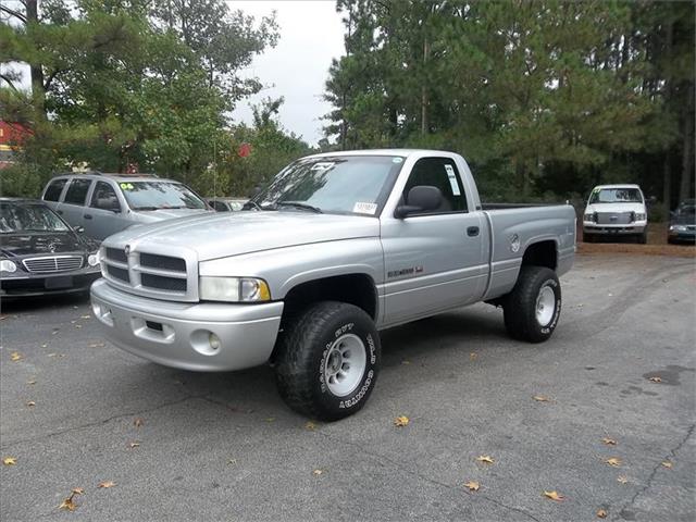 Dodge Ram 1500 2001 photo 2