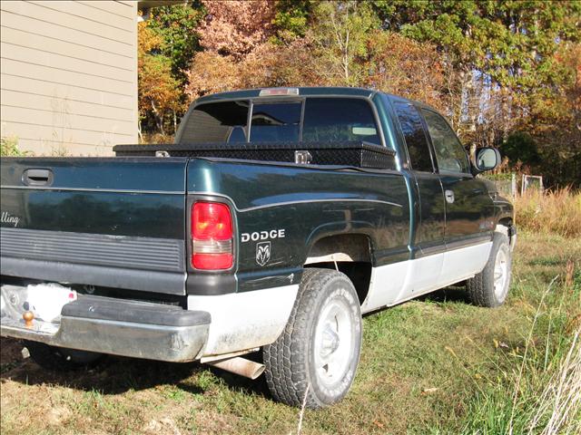 Dodge Ram 1500 Base Pickup