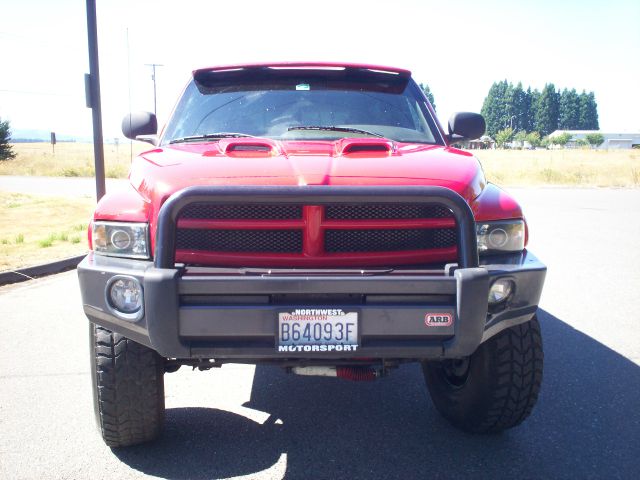 Dodge Ram 1500 Z71 4X4 CREW CAB Pickup Truck