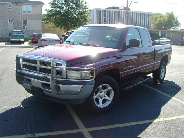 Dodge Ram 1500 LT Extended Minivan 4D Pickup