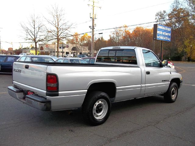 Dodge Ram 1500 2001 photo 2