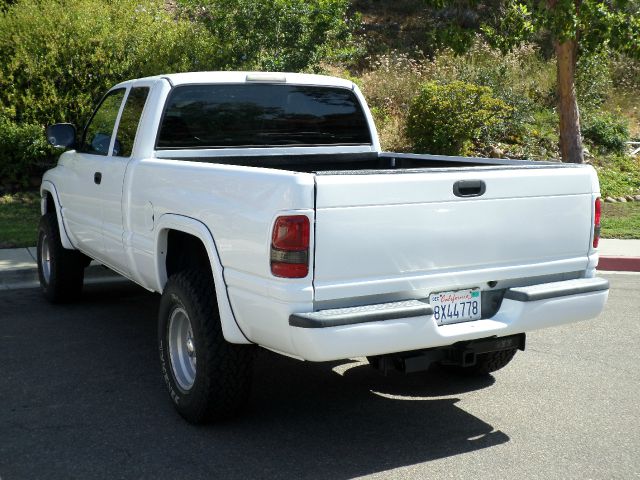 Dodge Ram 1500 2001 photo 2