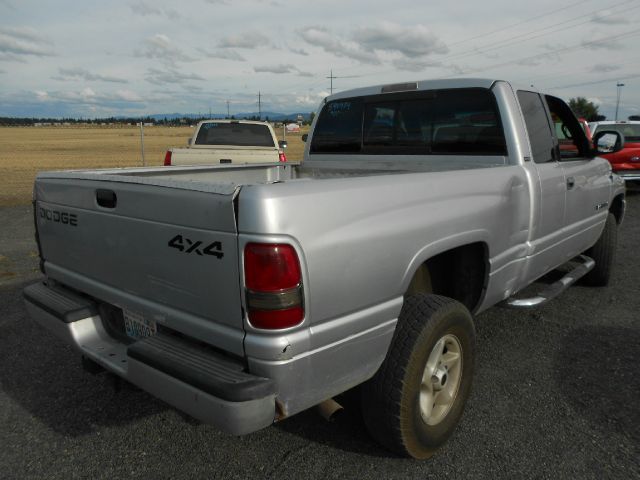 Dodge Ram 1500 2001 photo 2