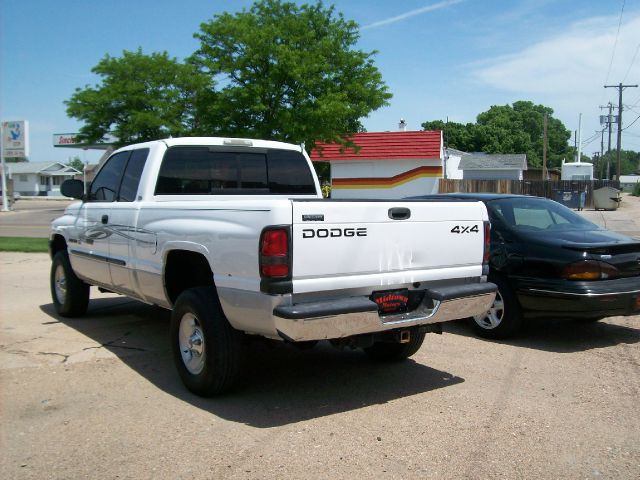 Dodge Ram 1500 1500 LT 4WD Pickup Truck