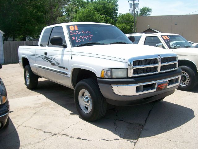 Dodge Ram 1500 2001 photo 2