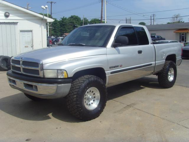 Dodge Ram 1500 2001 photo 2