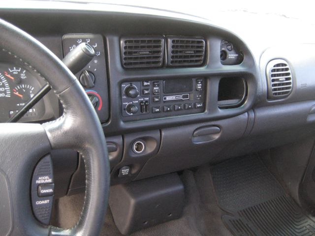 Dodge Ram 1500 2001 photo 16