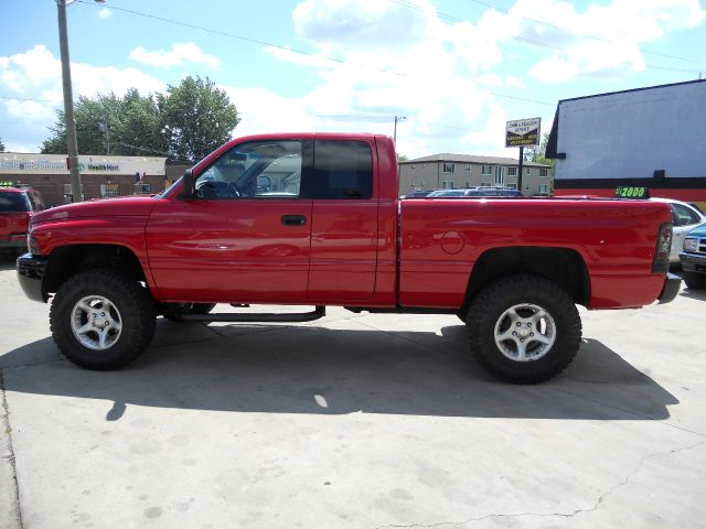 Dodge Ram 1500 1500 LT 4WD Pickup Truck