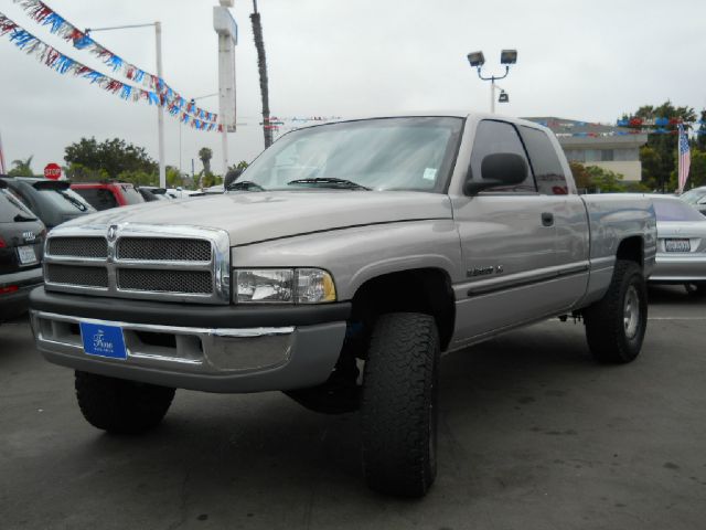 Dodge Ram 1500 2001 photo 2