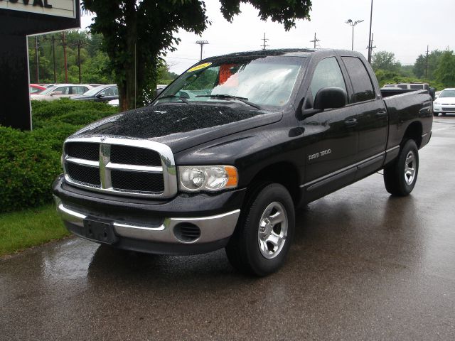 Dodge Ram 1500 Ext WT Pickup Truck