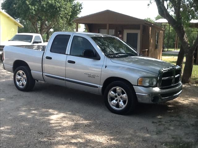 Dodge Ram 1500 Ext WT Pickup Truck