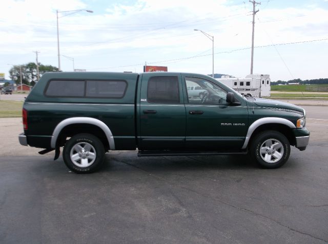 Dodge Ram 1500 4dr 4WD EXT LS 4x4 SUV Pickup Truck