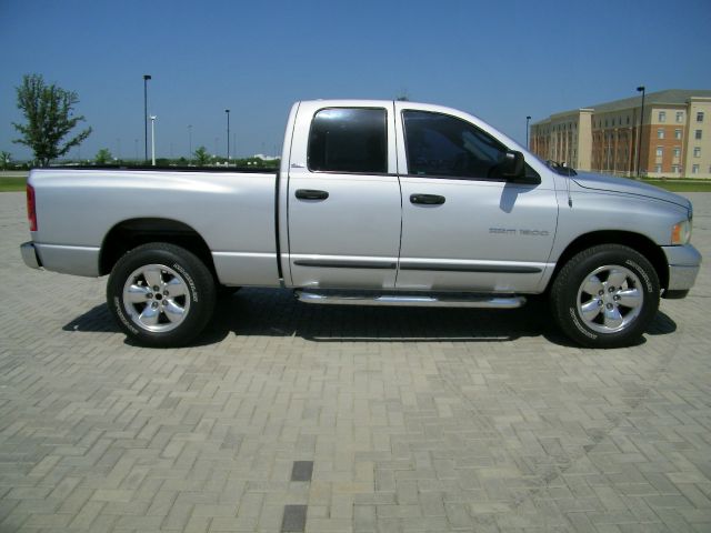 Dodge Ram 1500 Ext WT Pickup Truck