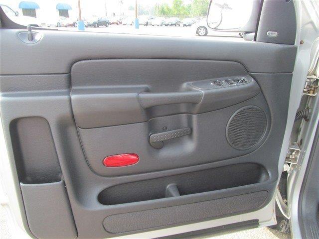 Dodge Ram 1500 2002 photo 2