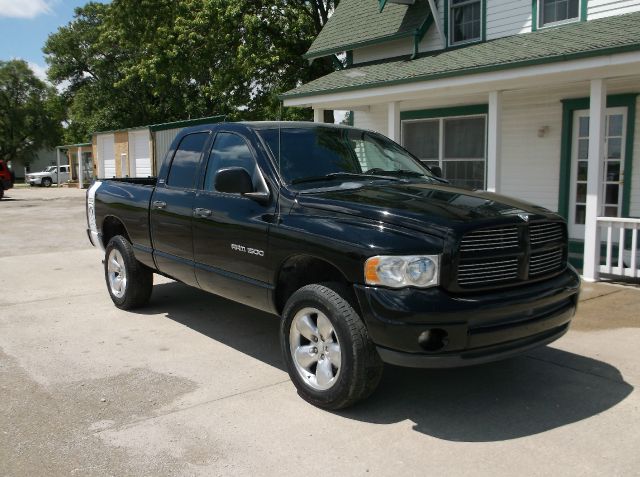 Dodge Ram 1500 Ext WT Pickup Truck