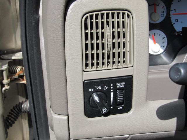 Dodge Ram 1500 2003 photo 2