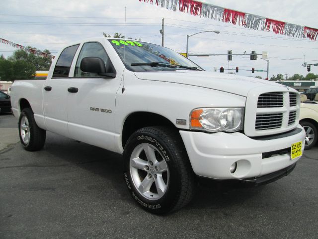 Dodge Ram 1500 4dr 114 WB XLT 4WD Pickup Truck